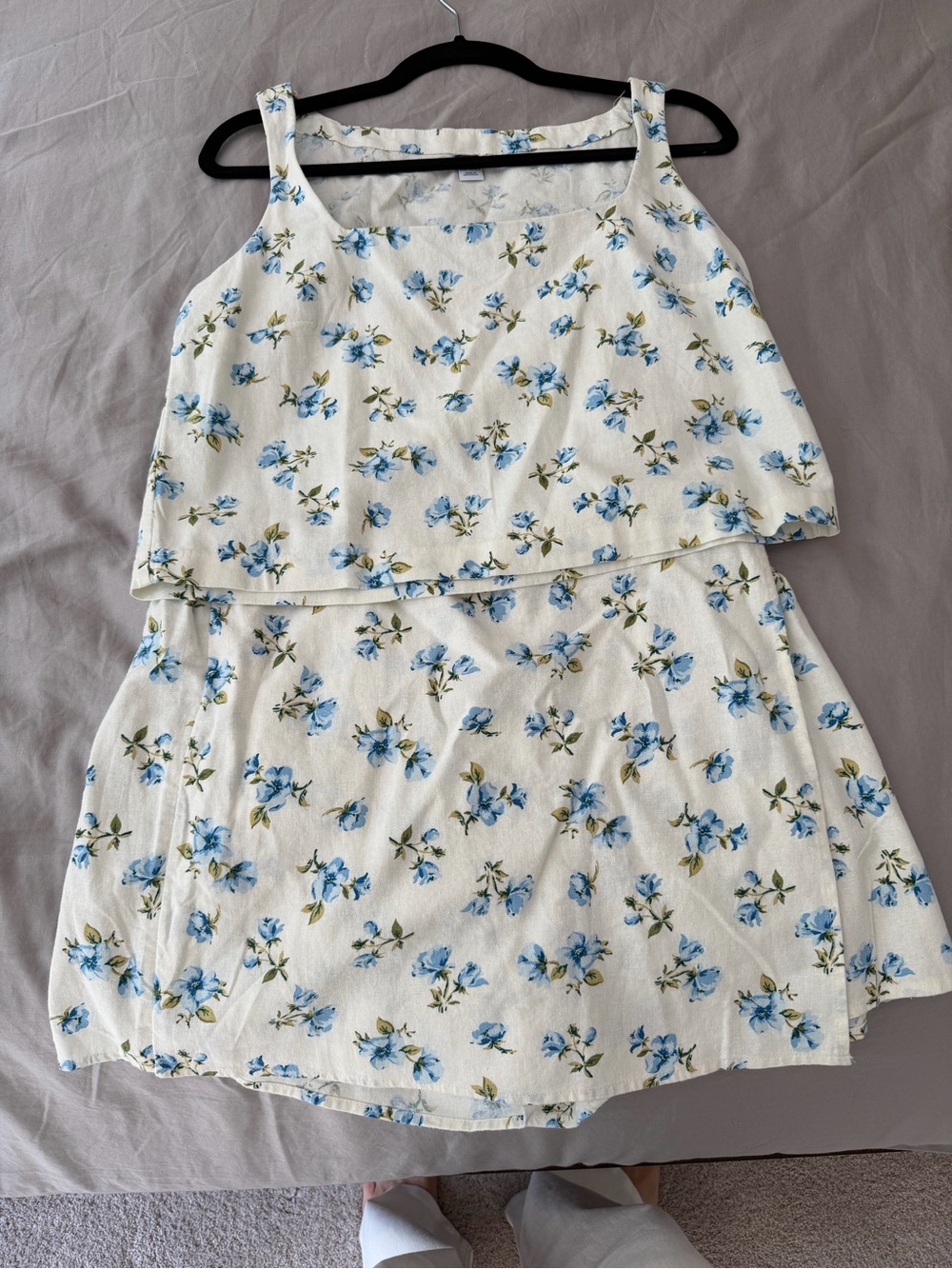 New w/o tags: Old Navy White and Blue Floral Tiered Skirt Set